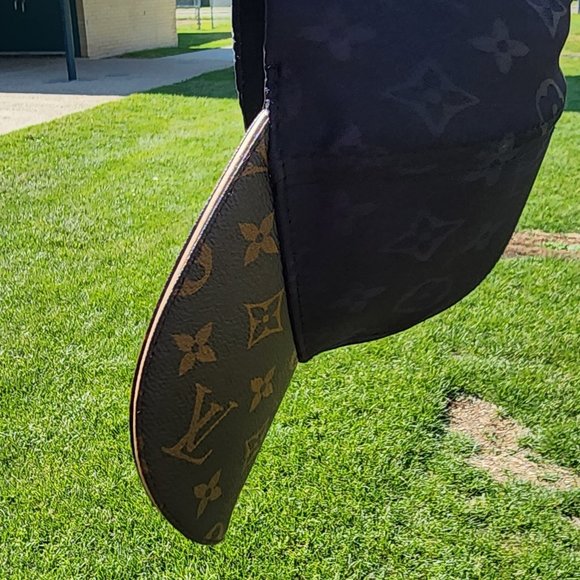 LOUIS VUITTON MONOGRAM UNISEX BASEBALL CAP - Picture 3 of 16